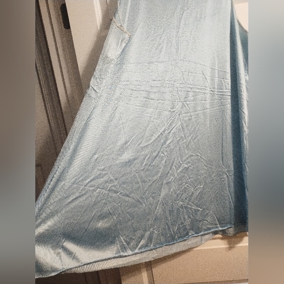 Elegant Blue Lace Trim Nightgown - Picture 2 of 10